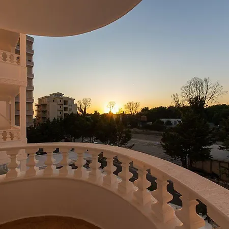Esal Hotel 4*